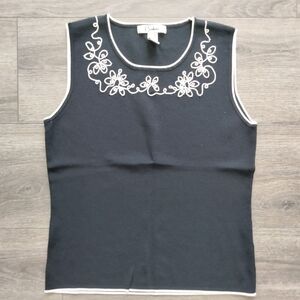 Carducci Womens Size M Black & White Knit Stretch Sleeveless Top Embroidered